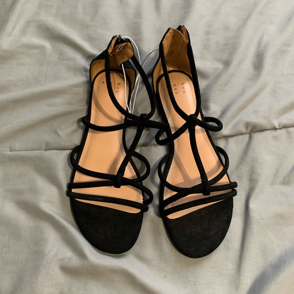 Straps sandals